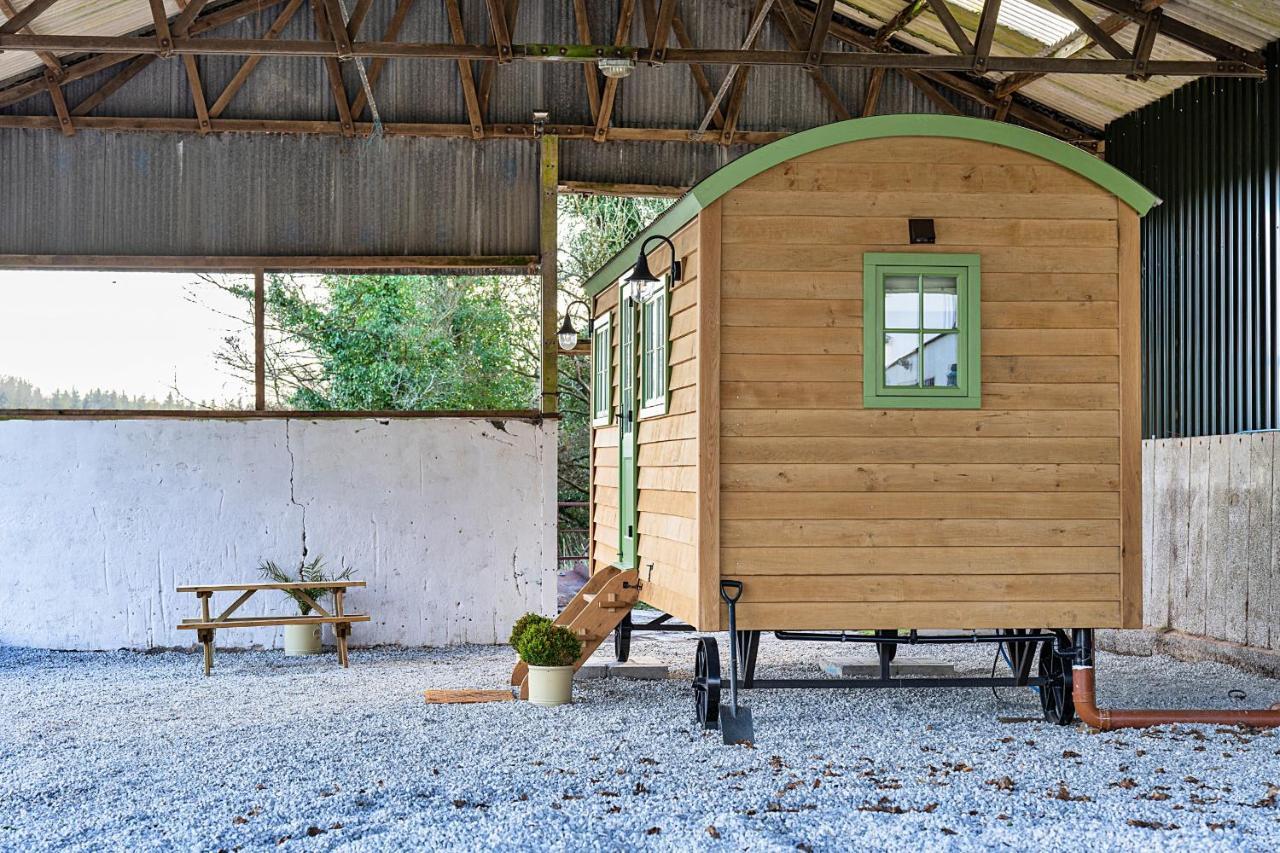 Finest Retreats - The Shepherd'S Hut At Northcombe Farm Beaworthy Exterior foto